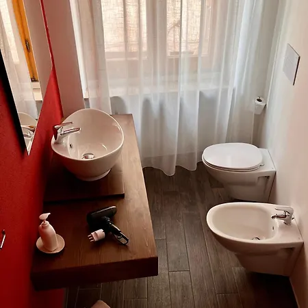 Carrales Guest°house نوورو